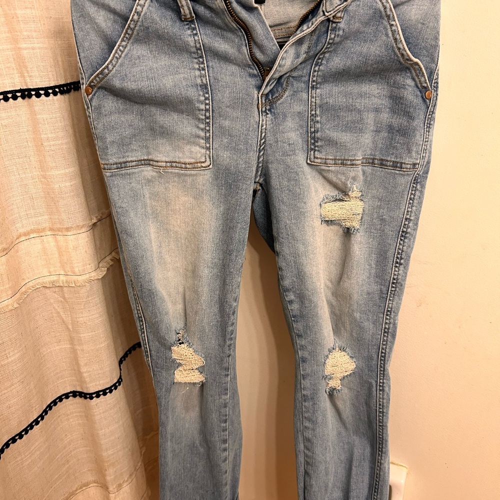 JUDY BLUE Distressed Light Blue Women's Jeans - boyfriend fit
